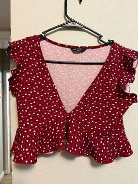 SHEIN Red Heart Print Ruffle V-Neck Crop Top